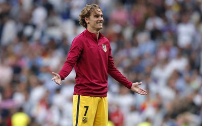 英皇体育快讯-临时停车场爆满